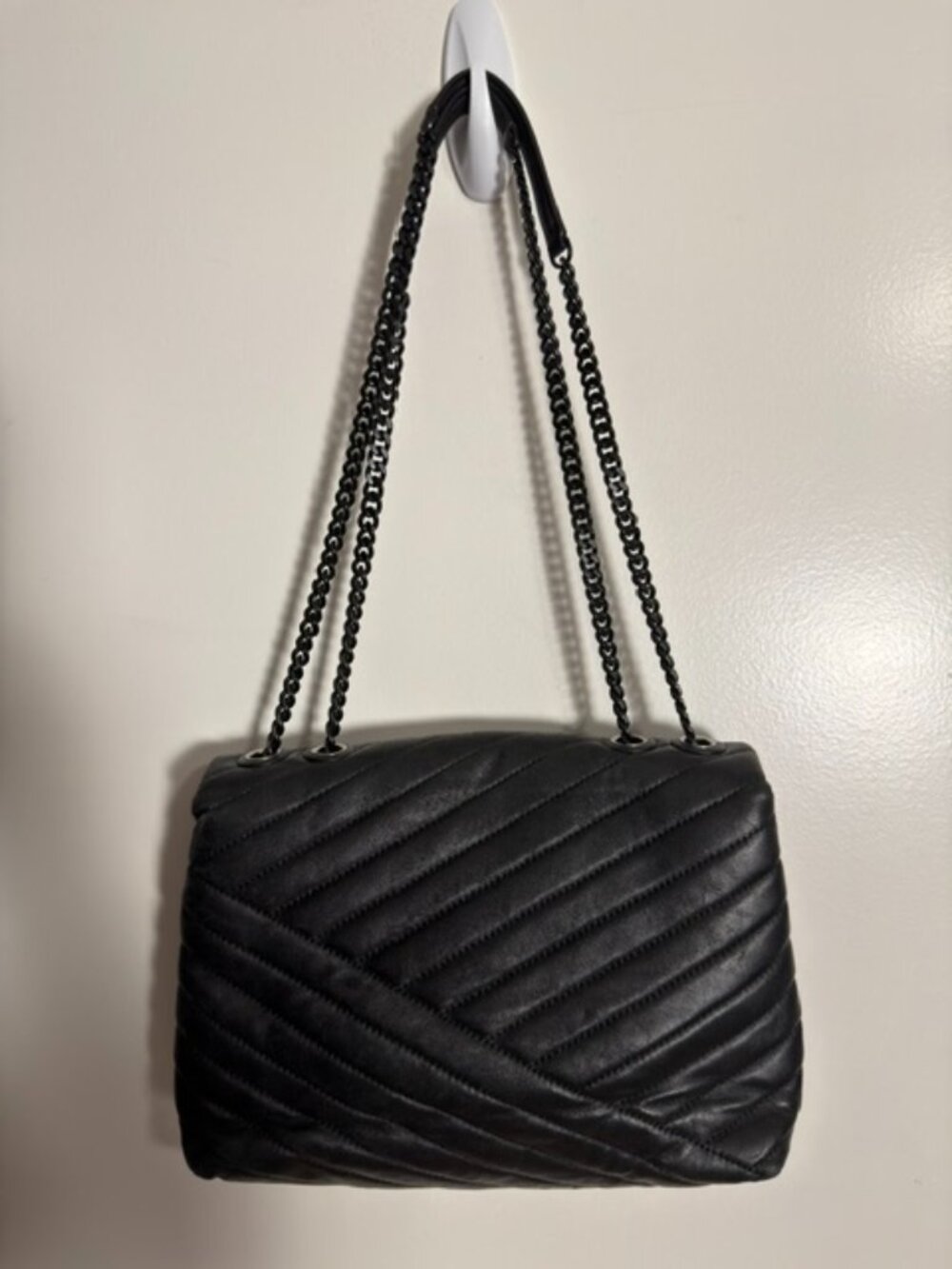 TORY BURCH - KIRA CHVRON CONVERTIBLE SHOULDER BAG in Black - Picture 2 of 12